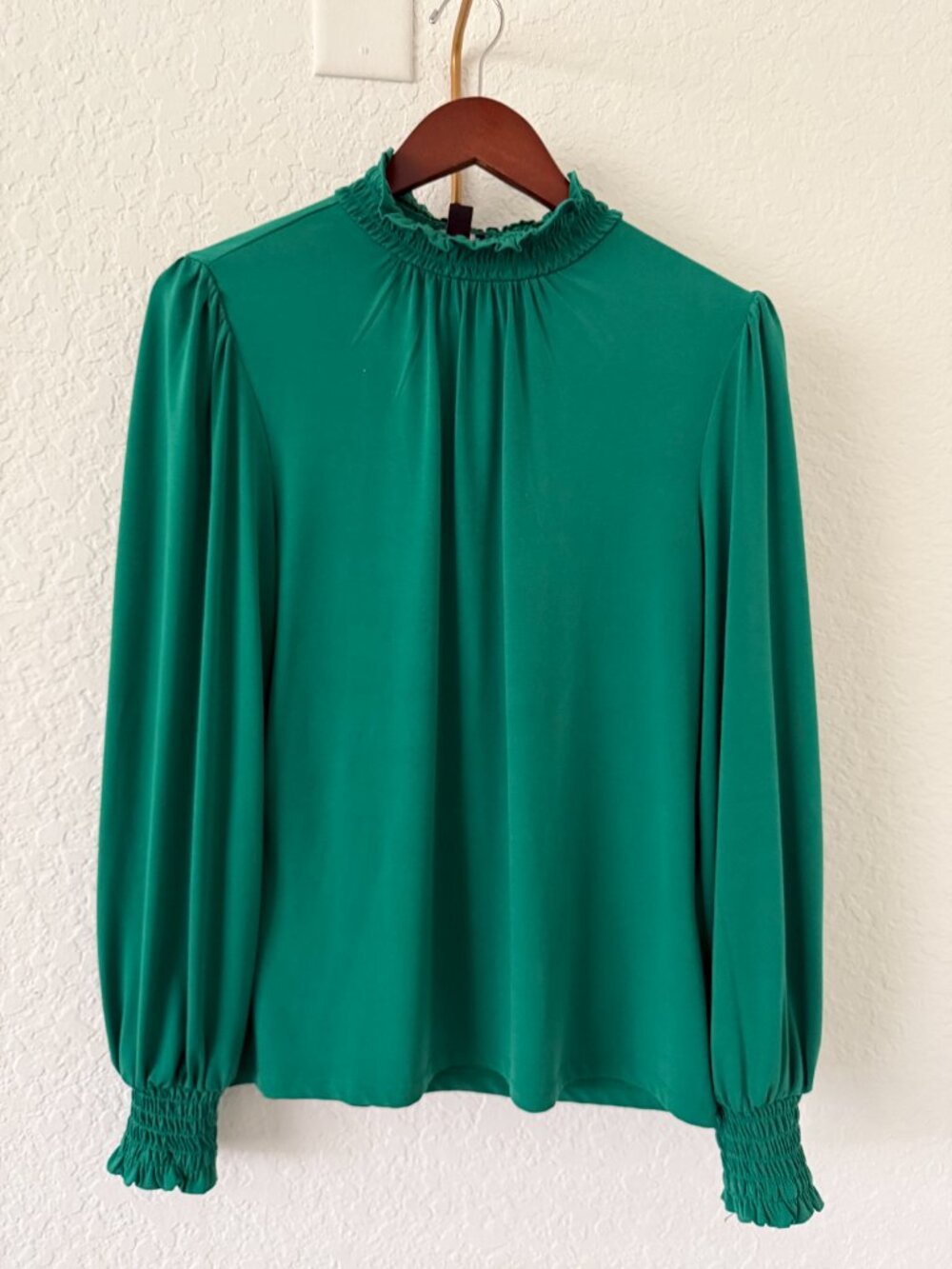 Ann Taylor Factory Women's Smocked Mock-Neck Blouse Size Medium- Emerald Green - Picture 7 of 12